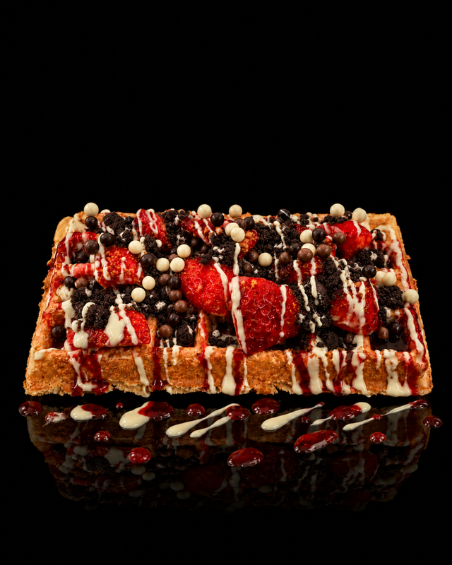 Strawberry Oreo Deluxe Wafel